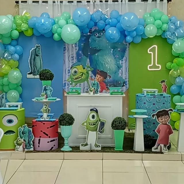 Decoração de aniversário infantil com tema Monstros S.A.